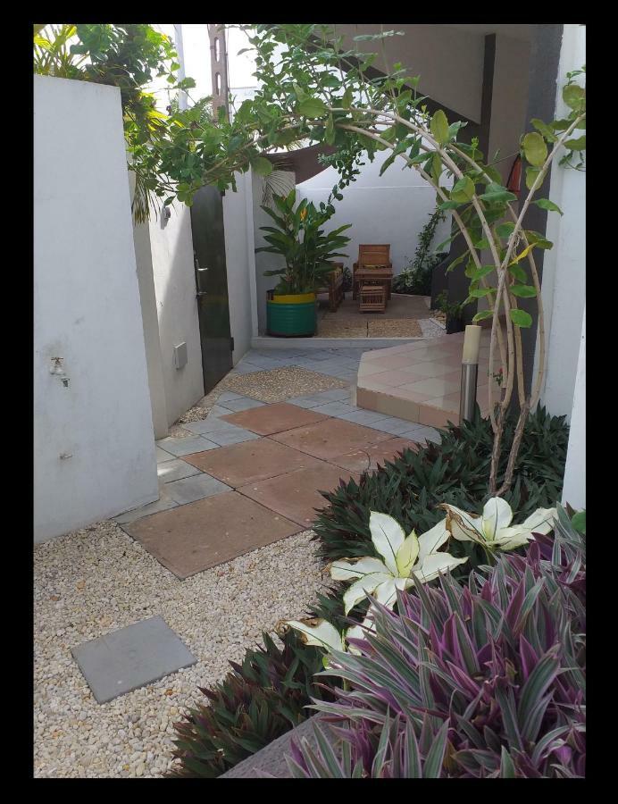 Karls Guesthouse Cotonú Exterior foto